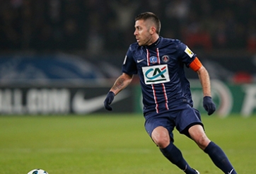 Montella đích thân mời gọi Menez