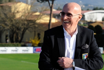 AC Milan chào đón huyền thoại trở lại