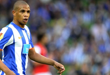 Fernando đã gần Man City hơn bao giờ hết