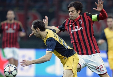 Mất Sagna, Arsenal có thể mua Juanfran thay thế