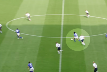 Video khoảnh khắc World Cup: Pha solo tuyệt đỉnh của Ronaldinho vs ĐT Anh (2002)