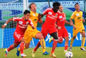 Đánh bại Thanh Hóa, B.Bình Dương tiếp tục bám đuổi Hà Nội T&T