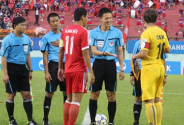 Trọng tài Nhật tạo ấn tượng tốt trong ngày đầu xuất hiện tại V-League