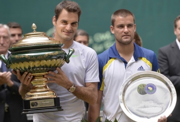 Tin vắn QUẦN VỢT 24/7: Federer có khởi đầu thuận lợi tại mùa giải sân cỏ