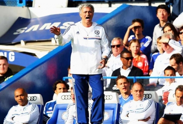 Chelsea nhẹ gánh ở vòng khai màn Premier League 2014-2015