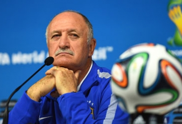 Bị Mexico cầm hòa, Scolari không hài lòng với công tác trọng tài