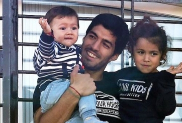 Luis Suarez lần đầu xuất hiện sau án phạt tranh cãi của FIFA