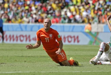 Video World Cup 2014: 3 tình huống Robben ngã trong vòng cấm Mexico