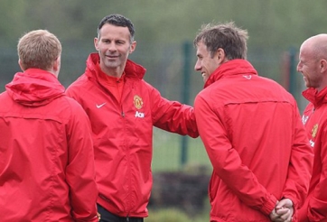 Man United sẽ phải tập buổi tối dưới thời Louis Van Gaal