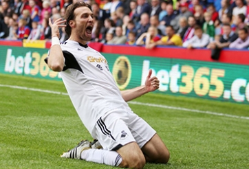 Không đến Mỹ cùng Swansea, Michu chuẩn bị hành lí đến Napoli