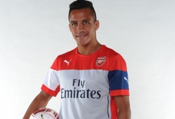 Sanchez chính thức ra mắt Arsenal và mang áo số 17