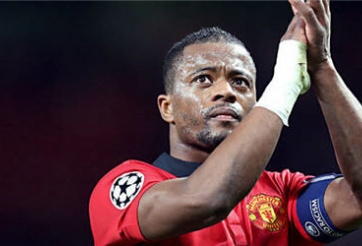 Patrice Evra chia tay Old Trafford