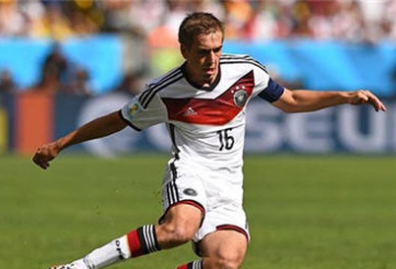 Philipp Lahm là 'vua' chuyền bóng, Messi kém cả Neuer