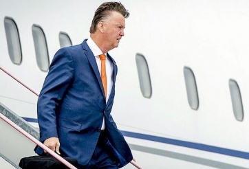 Van Gaal chính thức đến MU, Demba Ba chia tay Chelsea