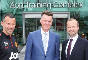 Van Gaal dùng tiền M.U làm từ thiện