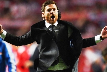 Xabi Alonso bị treo giò 1 trận vì chạy vào sân ăn mừng