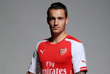 Arsenal hoàn tất thương vụ Mathieu Debuchy