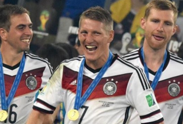 Schweinsteiger sẽ thay thế Lahm làm thủ lĩnh ĐT Đức