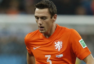 Lazio gây sốc với trung vệ Hà Lan