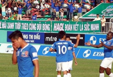 Thua QNK.QN, HA.GL rơi xuống vị trí nguy hiểm trên BXH