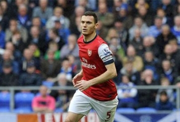 Arsenal ra yêu sách với M.U trong vụ Vermaelen