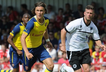 Arsenal thử việc sao trẻ đa năng người Serbia