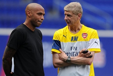 Sau Van Gaal, tới lượt Wenger than vãn Arsenal