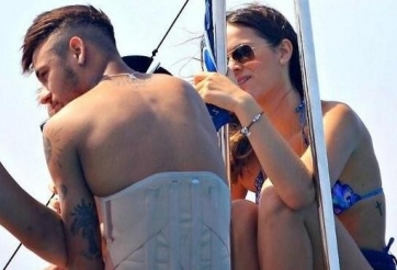 Neymar đeo đai bảo vệ đi chơi cùng bồ xinh