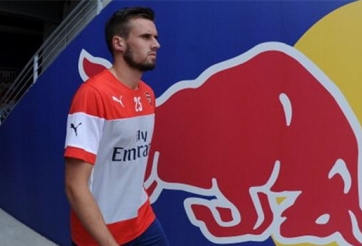 West Ham và Hull cạnh tranh quyết liệt vì chữ ký của Jenkinson