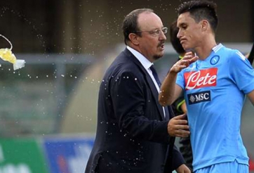 Nghi vấn Jose Callejon ‘phun mưa’ trước mặt Benitez