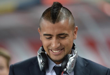 Arturo Vidal được trao số áo huyền thoại tại M.U