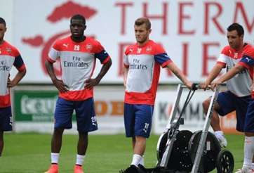 Tiết lộ lý do HLV Arsene Wenger không mua thêm tiền đạo