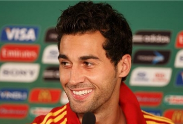 Chuyển Nhượng 2/8: Arsenal nhắm Arbeloa thay thế Vermaelen