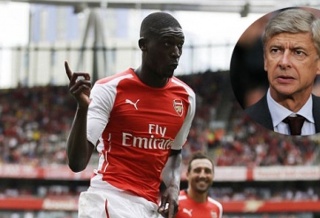 HLV Wenger sốc khi Yaya Sanogo lập “poker”