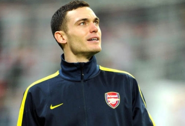 Thomas Vermaelen chưa biết nên chọn Man Utd hay Barca