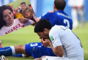 Fan nữ chọc Suarez bằng áo rách vai