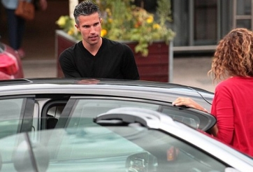 Nóng ruột, Van Persie trở lại luyện tập sớm hơn dự kiến