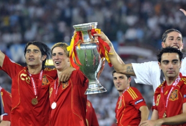 Nhìn lại sự nghiệp lẫy lừng của Xavi qua ảnh