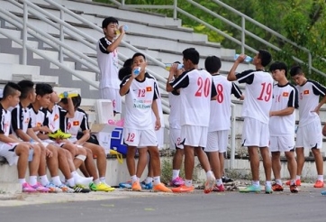 U19 Việt Nam tập buổi đầu tiên trên đất Brunei