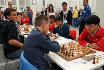 Trường Sơn thắng ấn tượng tuyển thủ Anh