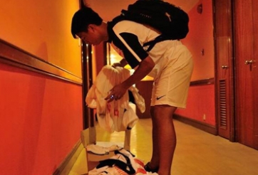 Cầu thủ U19 Việt Nam phải tự giặt đồ sau chiến thắng