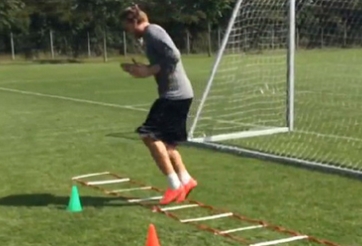 Bendtner “xào” lại chiêu xin việc của Owen Hargreaves