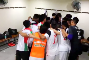 VIDEO: U19 Việt Nam ăn mừng đầy cảm xúc sau trận thắng U22 Singapore