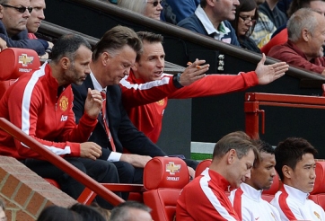 Van Gaal kém hơn David Moyes ngày ra quân