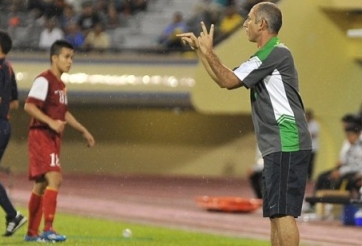 HLV Guillaume: 'Trọng tài không muốn U19 Việt Nam chiến thắng'