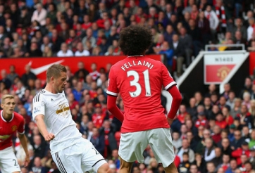 Man Utd 1-2 Swansea: Van Gaal nhận cú sốc đầu tiên