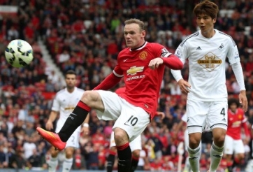 VIDEO: Rooney suýt có siêu phẩm đá phạt trong trận đấu với Swansea