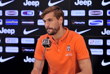 Juve dập tắt mọi tin đồn về tương lai của Llorente
