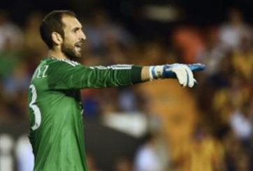 Lopez ra mắt kém vui khi Milan nhận thất bại