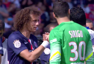 VIDEO: Màn chào sân Công viên các hoàng tử của David Luiz